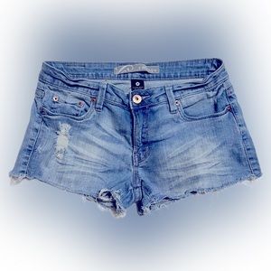 Refuge Distressed Jean Shorts Women’s size 9